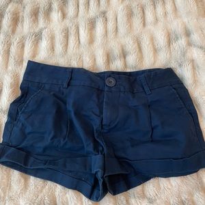 Super cute navy short shorts